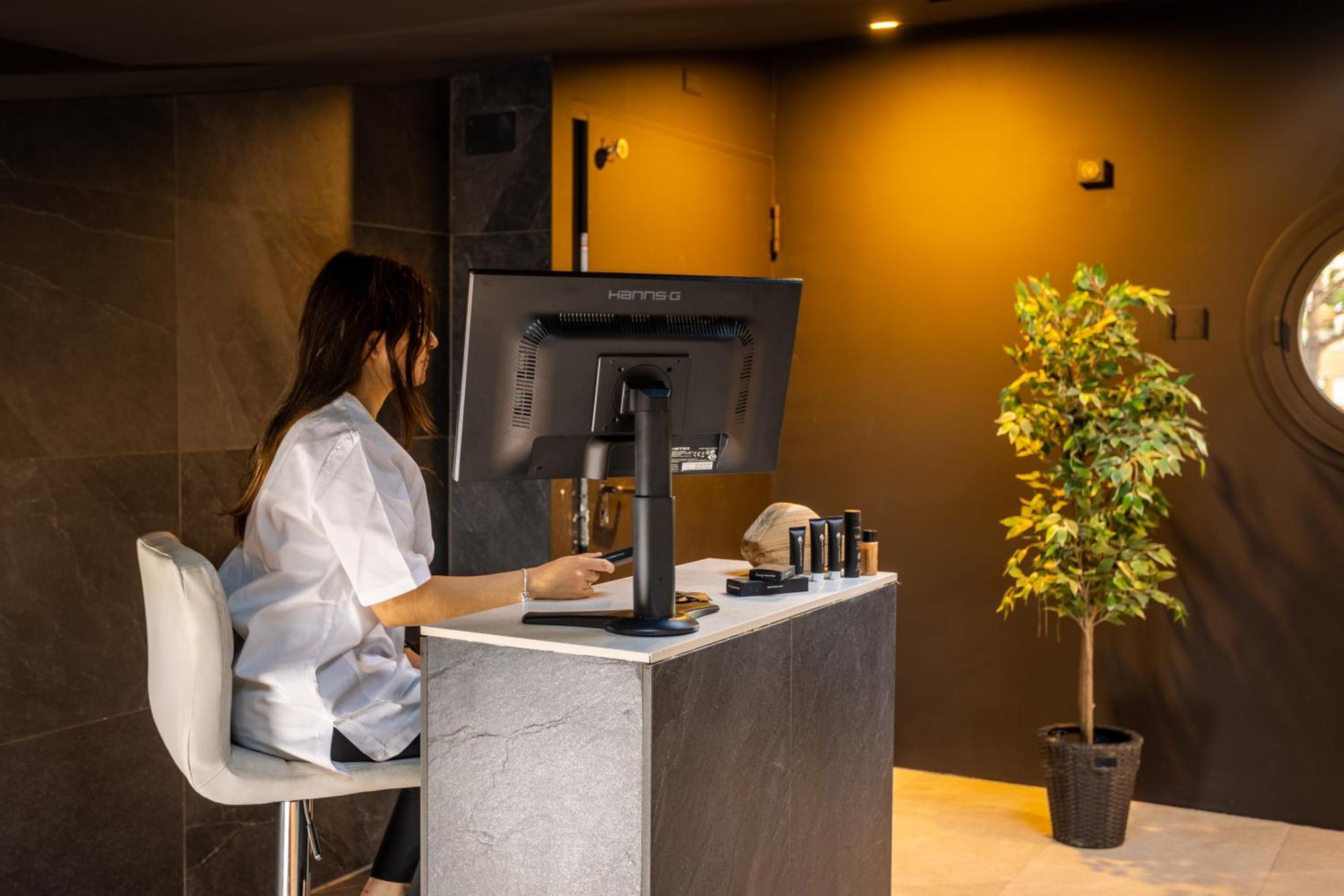 Black Hotel Rom