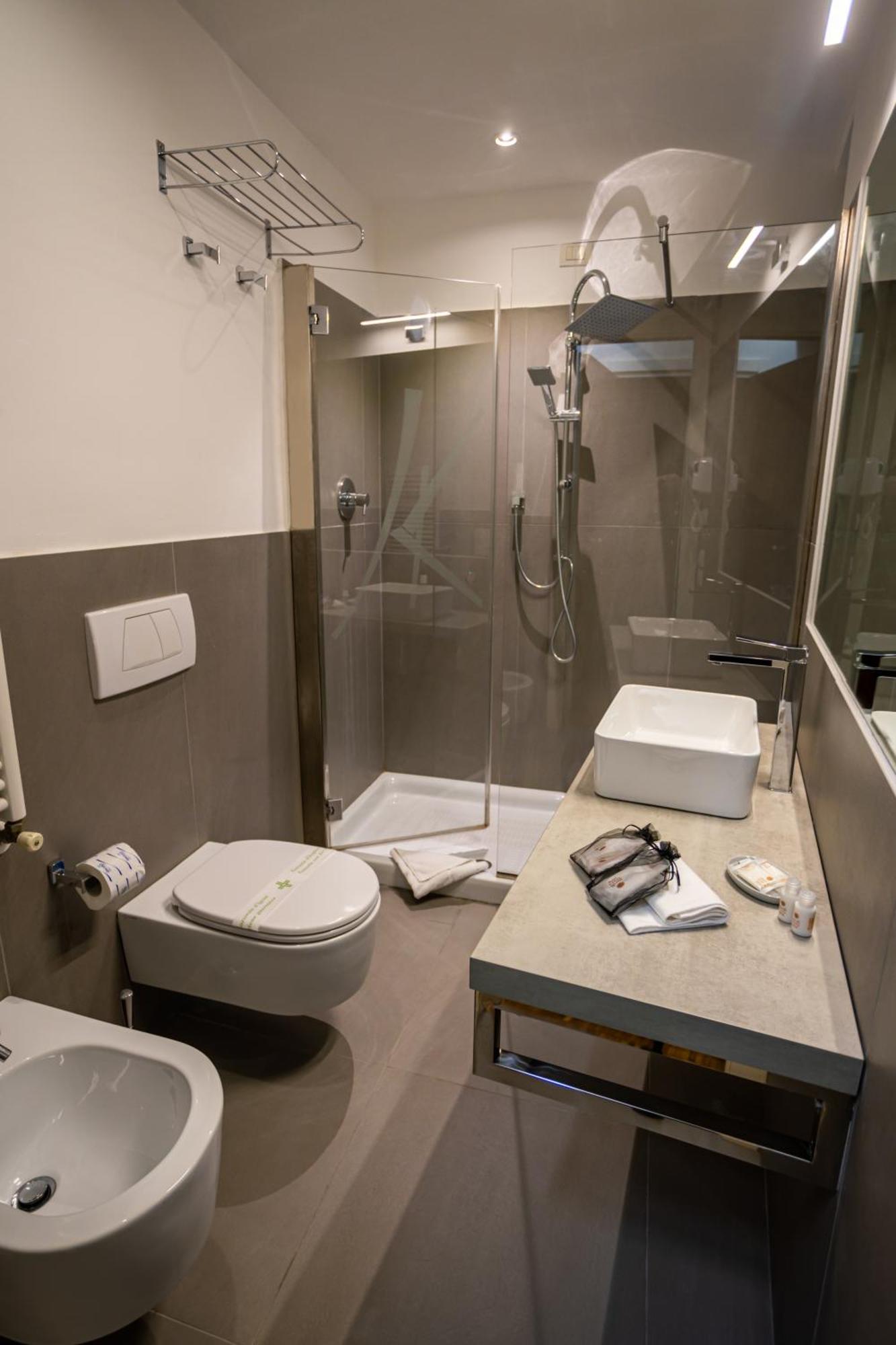 Black Hotel Rom
